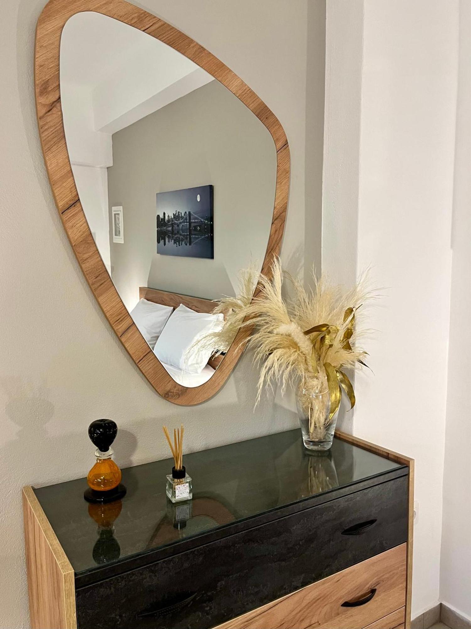 Lia'S Luxury Apartment - Near Airport Koropíon Dış mekan fotoğraf