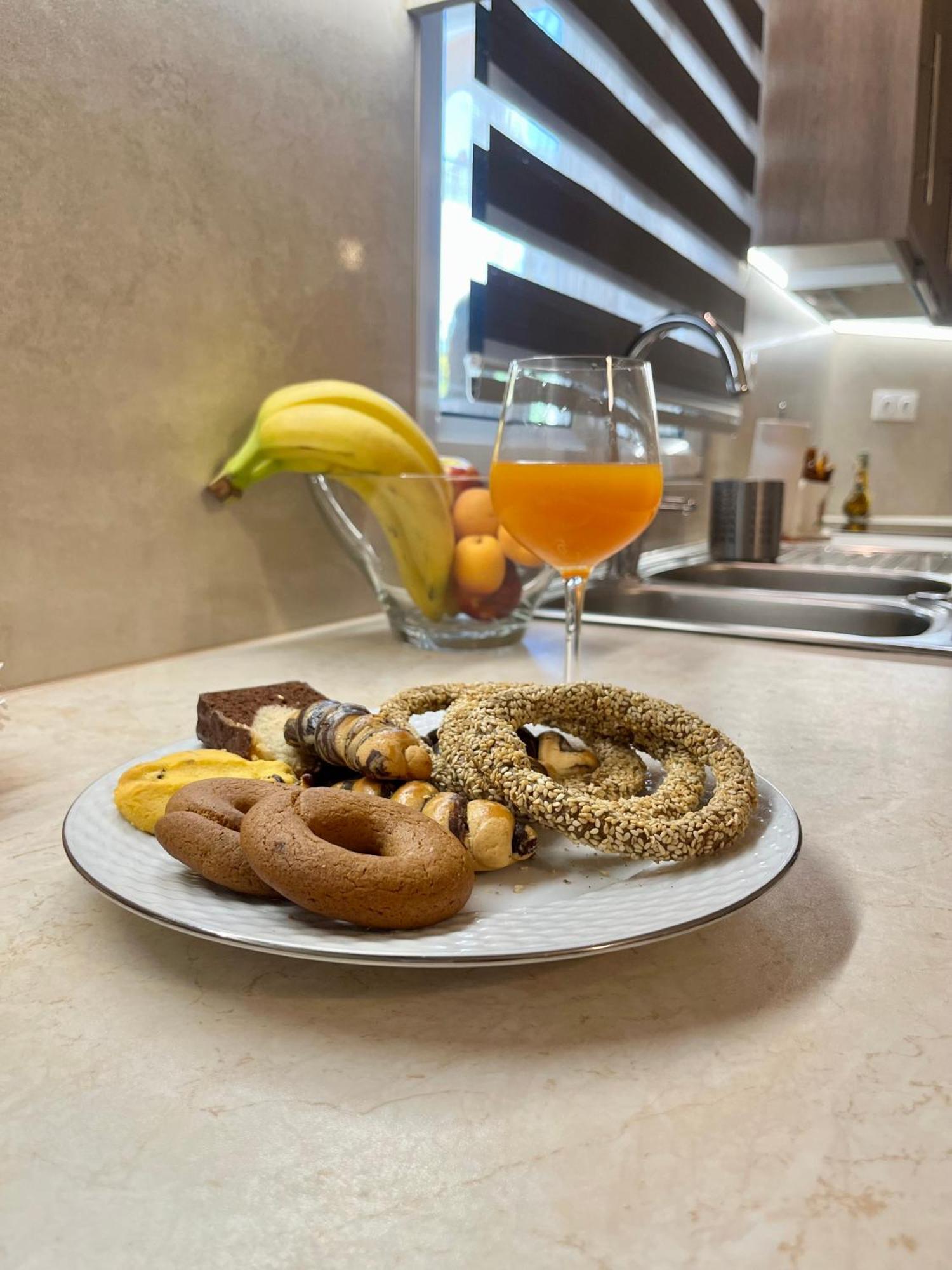 Lia'S Luxury Apartment - Near Airport Koropíon Dış mekan fotoğraf