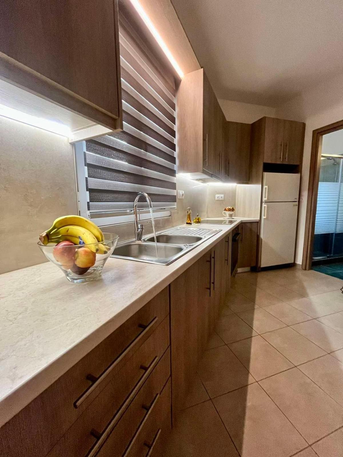 Lia'S Luxury Apartment - Near Airport Koropíon Dış mekan fotoğraf