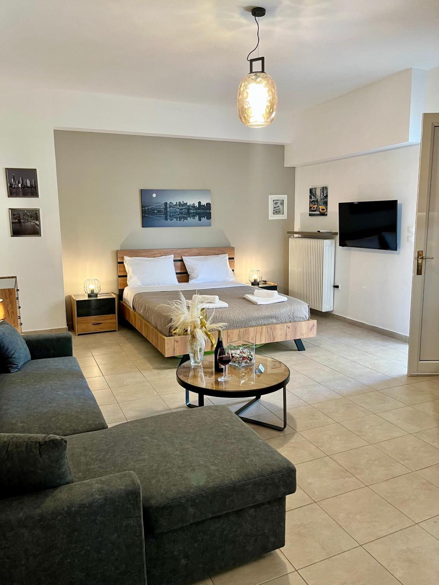 Lia'S Luxury Apartment - Near Airport Koropíon Dış mekan fotoğraf