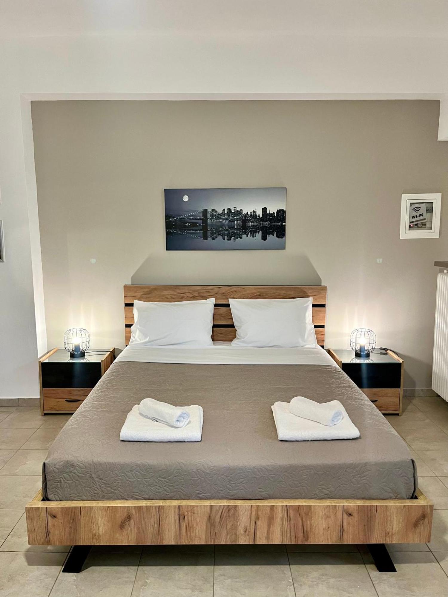 Lia'S Luxury Apartment - Near Airport Koropíon Dış mekan fotoğraf