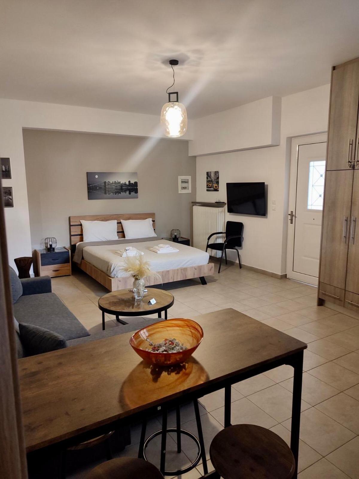 Lia'S Luxury Apartment - Near Airport Koropíon Dış mekan fotoğraf